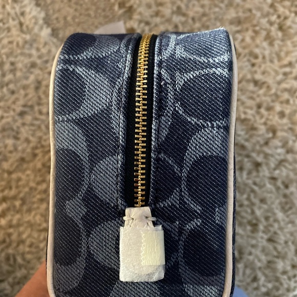 COACH MAKEUP BAG/LARGE WRISTLET, NWT!!! - Picture 5 of 6